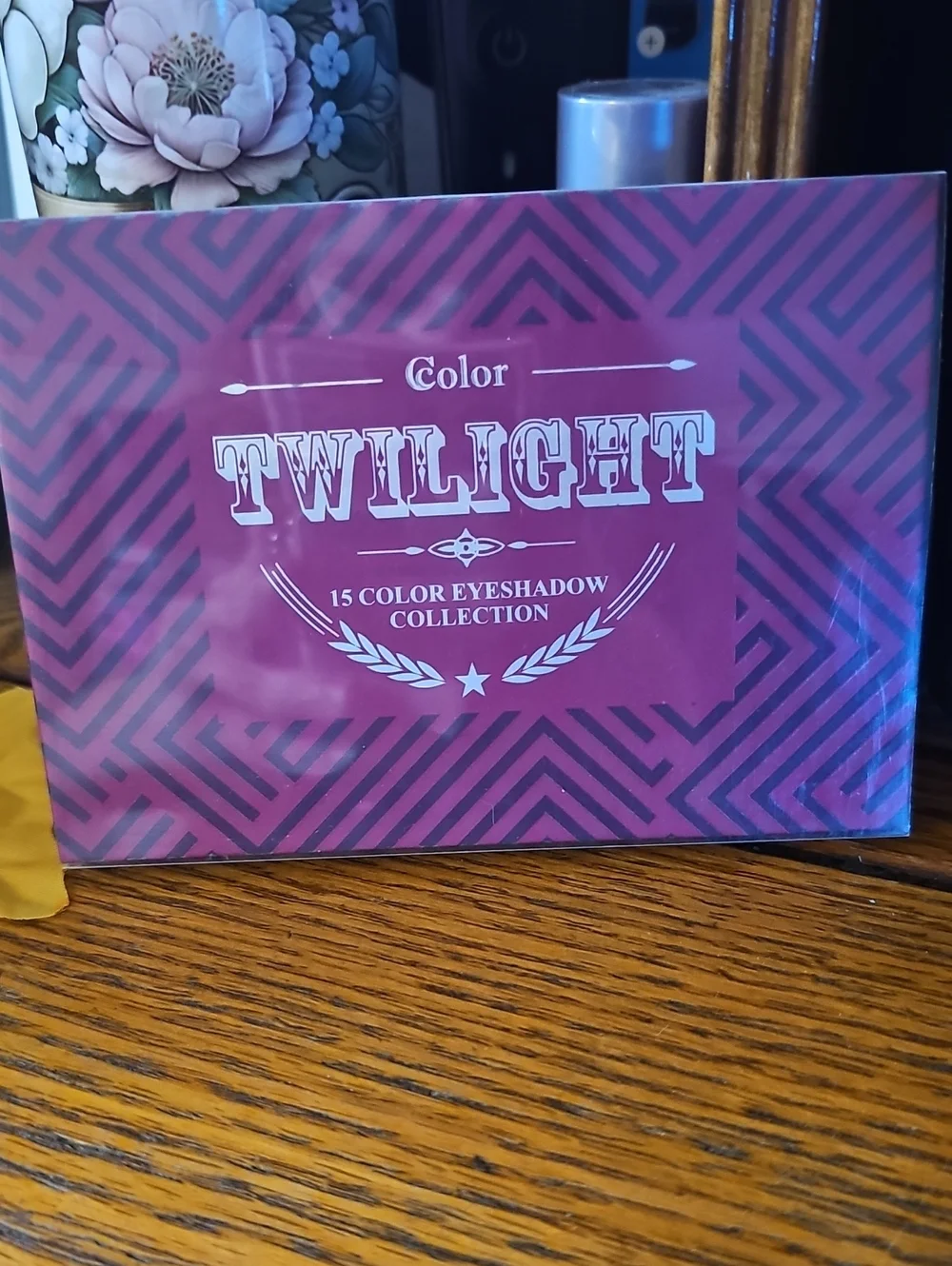 15-Color Eyeshadow Palette - Pink Shades